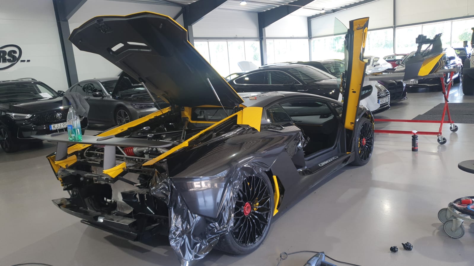 Covring car en black glossy